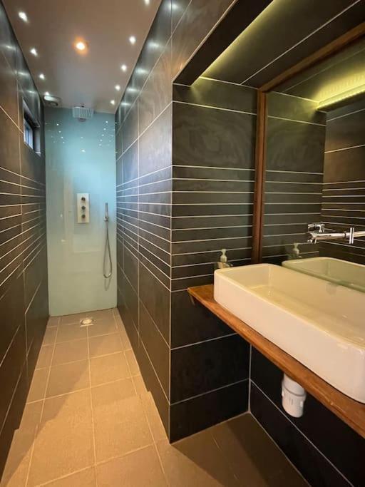 Edge14- Spacious, Stylish And Near The Beach! New Quay Zewnętrze zdjęcie